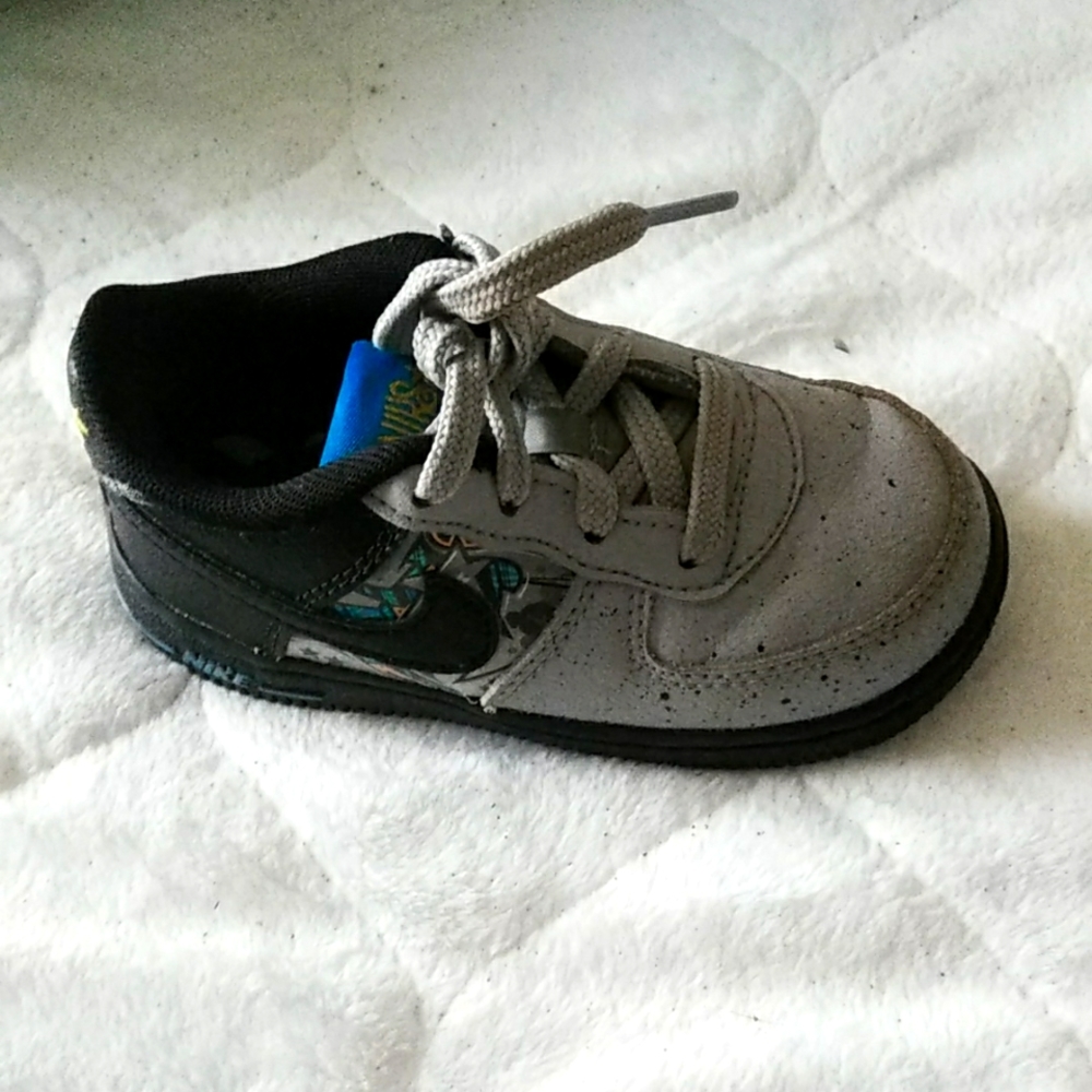 Shoe